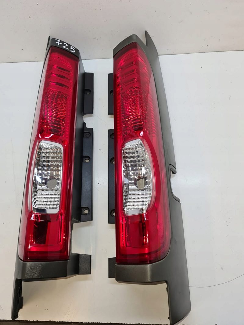 LAMPA LAMPY TYLNE TRAFIC VIVARO PRIMASTAR LIFT