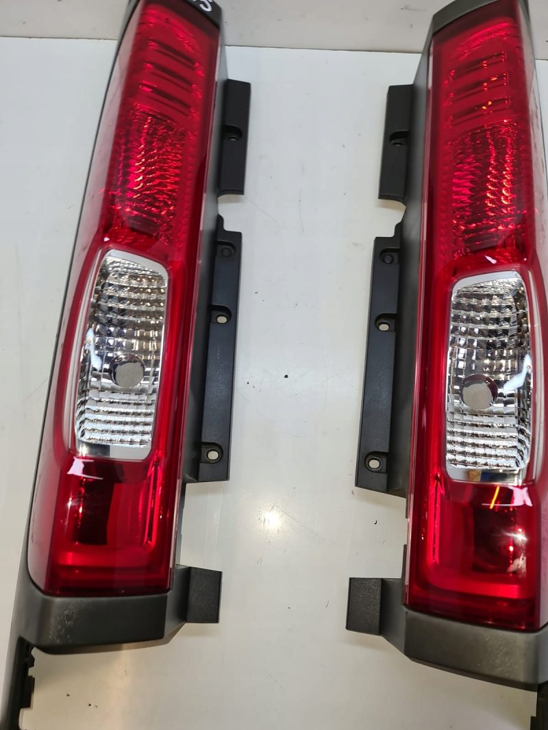 LAMPA LAMPY TYLNE TRAFIC VIVARO PRIMASTAR LIFT - obrazek 3